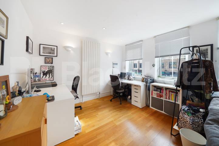Recently redecorated & located in this highly desirable private development Marcia Road , Tower Bridge